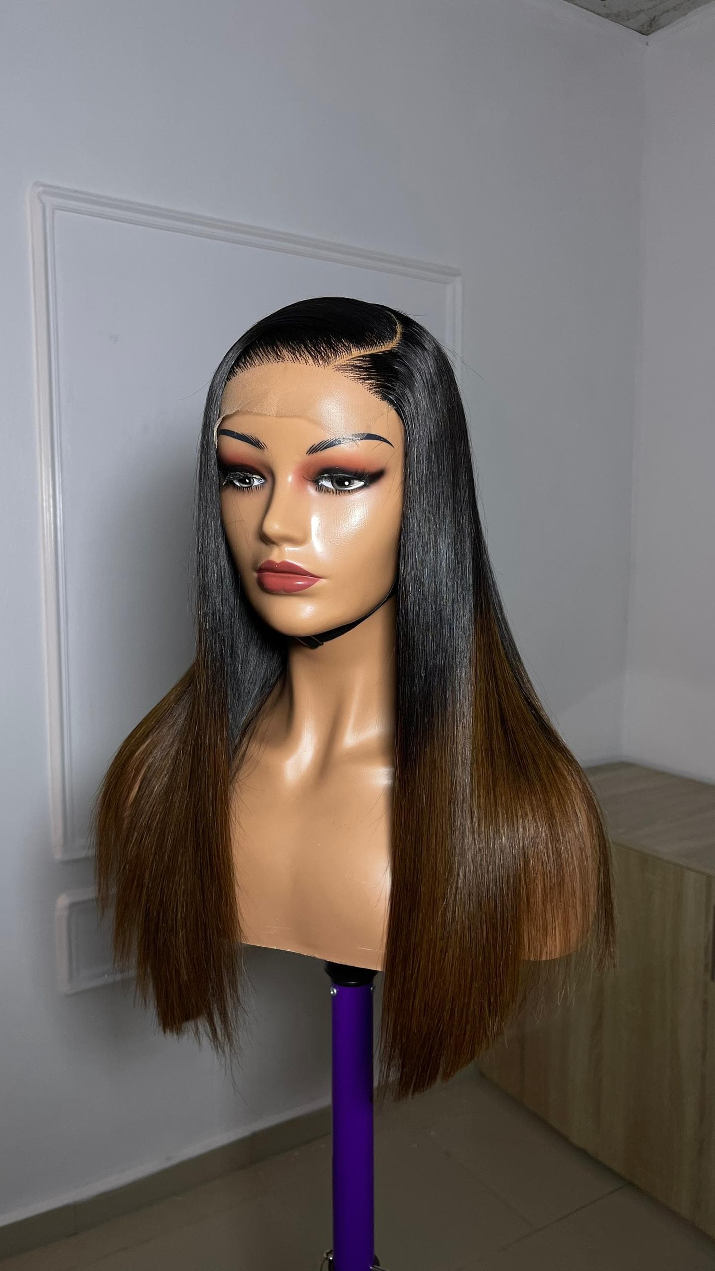 18”inches two toned Sdd Bone straight - Human Hair Wig in Cambridge Ontario at Robisfun Tender Touch